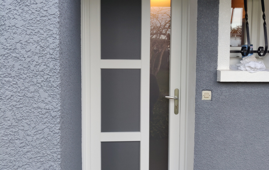 Notre gamme de portes d'entrée en PVC CLASSIQUE et PVC CONTEMPORAINE à CHATOU