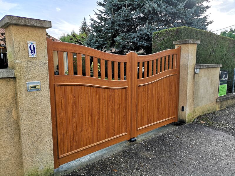 Comment entretenir votre portail en PVC à Saint-Germain-en-Laye pour prolonger sa durée de vie